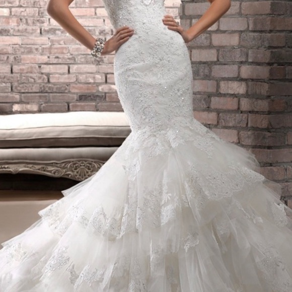 Brand new Maggie sottero adalee wedding dress size 4, belt not included - Picture 4 of 9